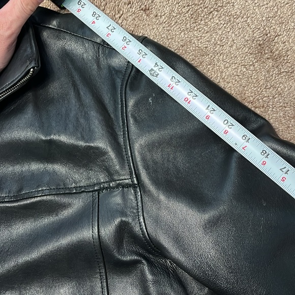 CLOSET CLEAN OUT. ACCEPTING ANY OFFER!
Men’s Bostonharbour leather jacket Medium - Picture 11 of 15